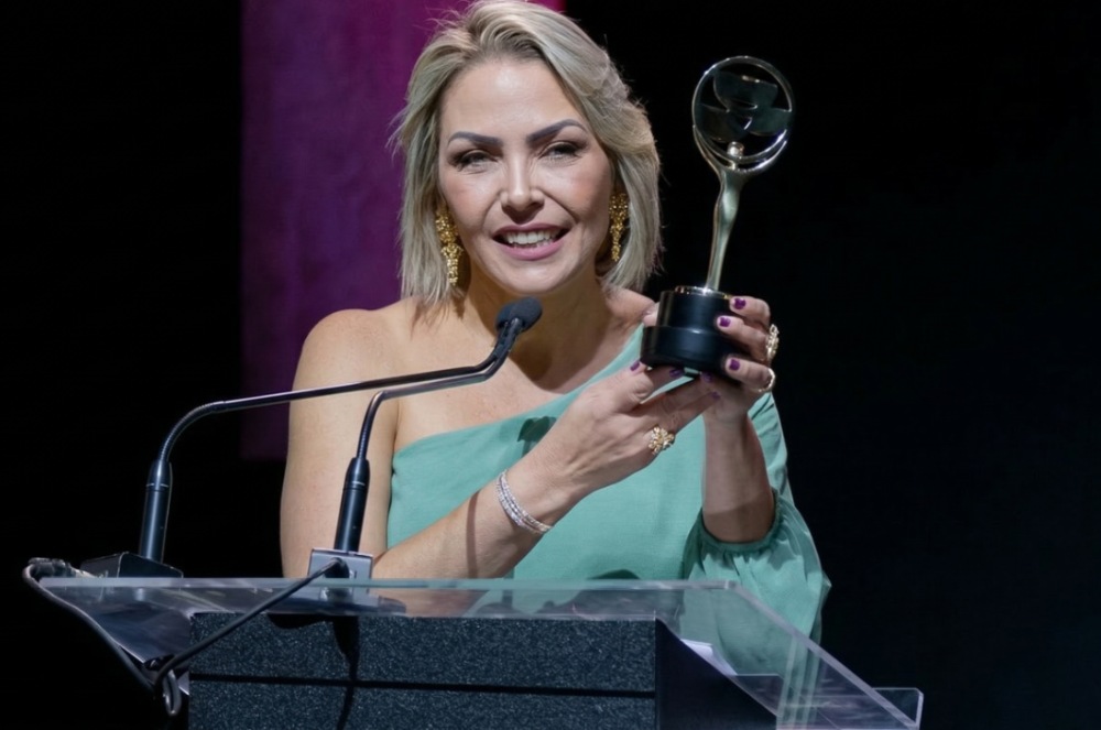 CEO do Viegas e Viegas Dra. Kátia Viegas conquista prêmio de escritório de Direito Civil mais digital do Brasil na 5ª edição do Law Summit